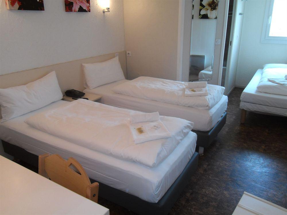 Hotel L'Amandier Nanterre Kültér fotó