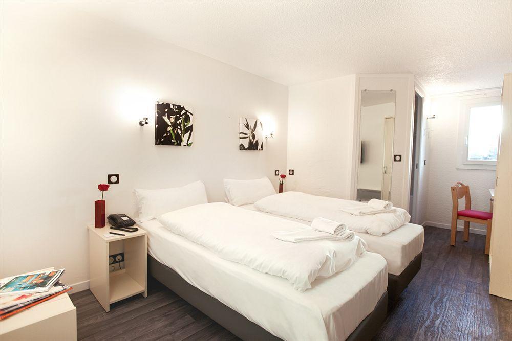Hotel L'Amandier Nanterre Kültér fotó