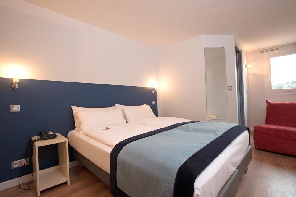 Hotel L'Amandier Nanterre Kültér fotó