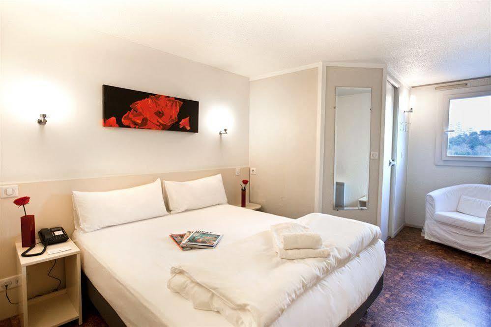 Hotel L'Amandier Nanterre Kültér fotó
